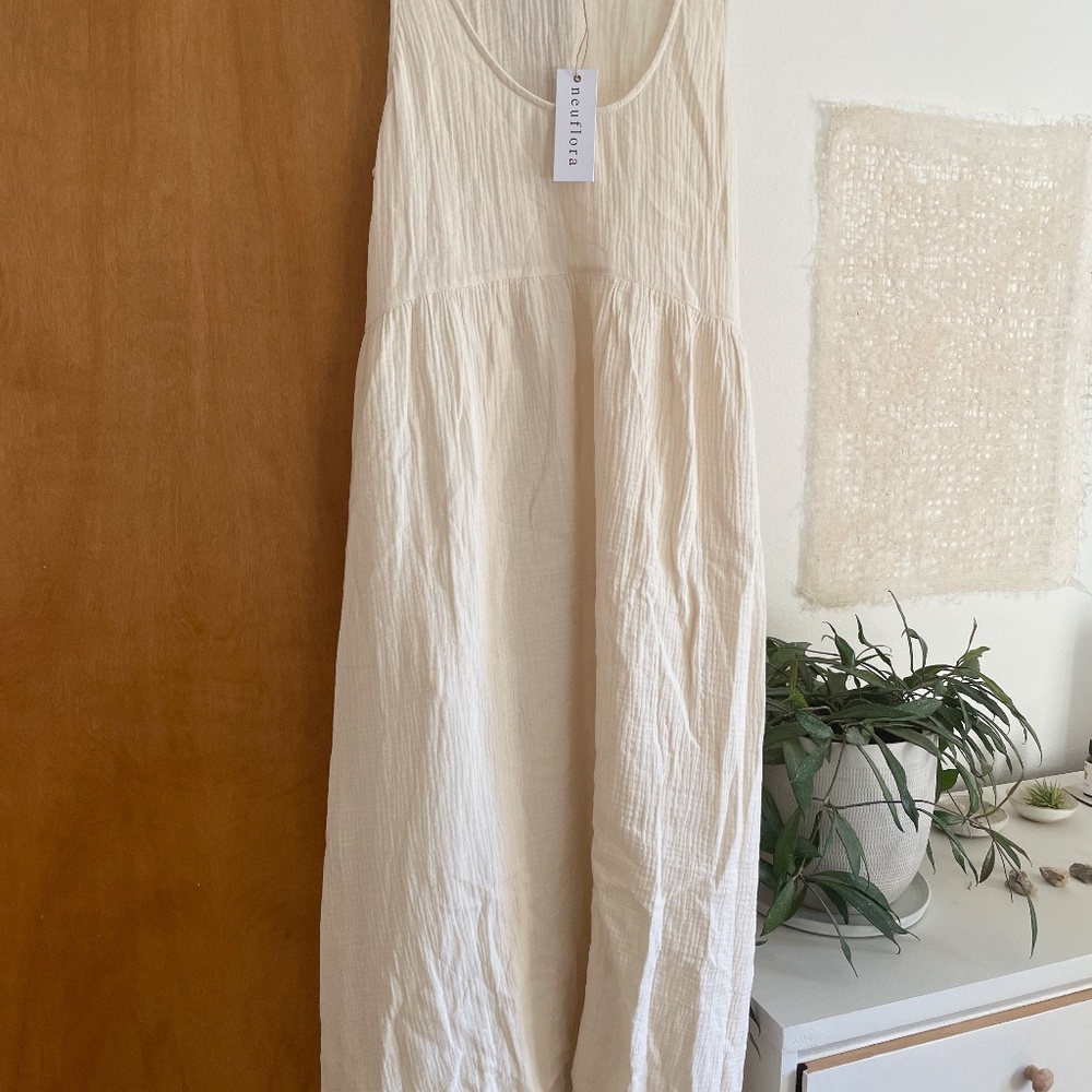 Neuflora Dress